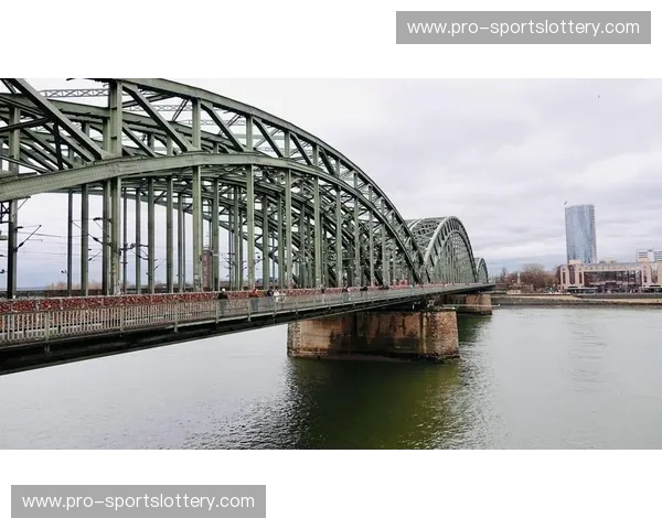 莱茵河畔的激情碰撞：科隆与汉诺威的绿茵宿命